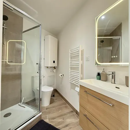 T1 - Centre - Madeleine Apartment